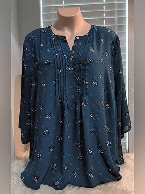 Avenue Women’s 5X Butterfly Pattern Top